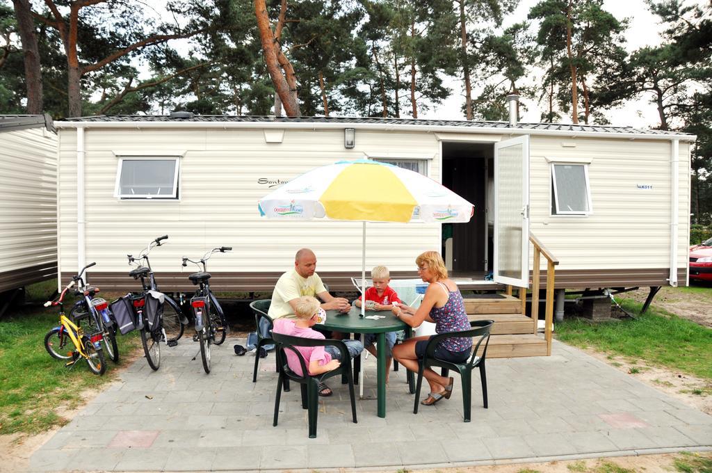 Hotel Camping Blauwe Meer Nv Lommel Habitación foto